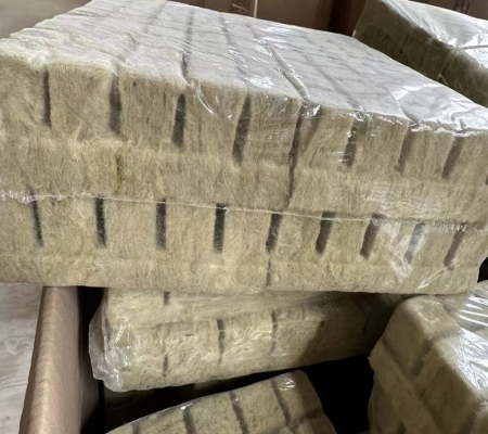 重庆钟总订购的小番茄育苗岩棉块生产完毕，装箱发车