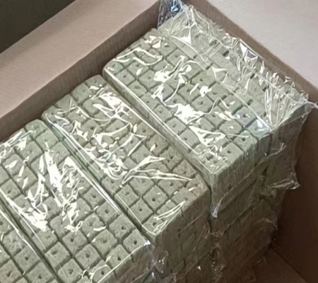 海南周总订做的育苗岩棉基质装箱发货