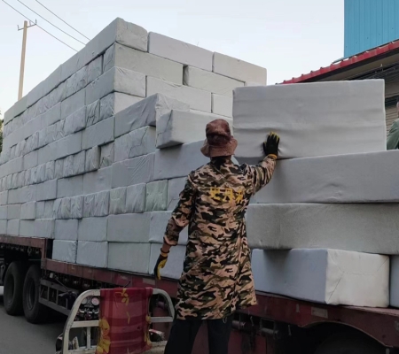 河南某净化设备厂采用我公司的碳纤雨水收集模块发货